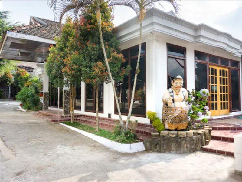 Reddoorz At Pujon Malang Hotel Batu  Ngoại thất bức ảnh