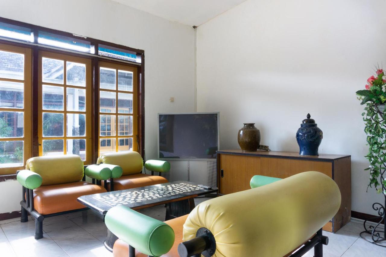 Reddoorz At Pujon Malang Hotel Batu  Ngoại thất bức ảnh