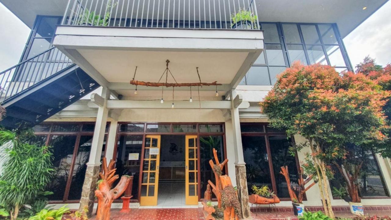 Reddoorz At Pujon Malang Hotel Batu  Ngoại thất bức ảnh