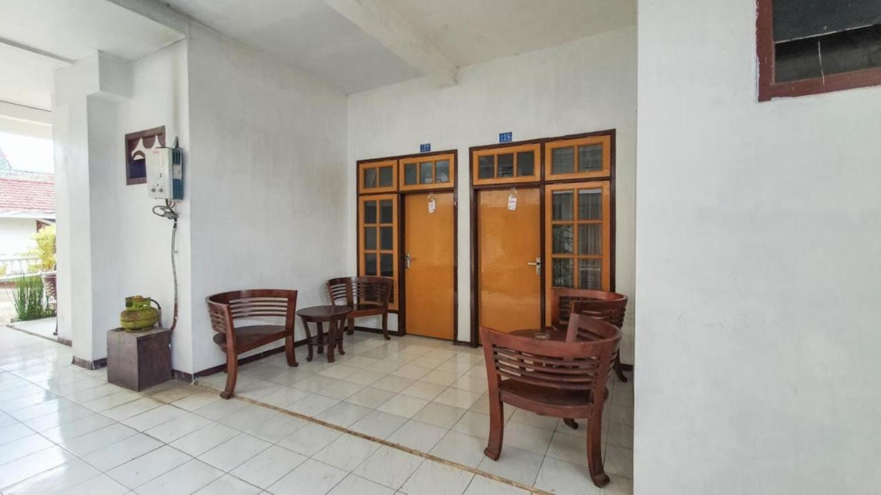 Reddoorz At Pujon Malang Hotel Batu  Ngoại thất bức ảnh