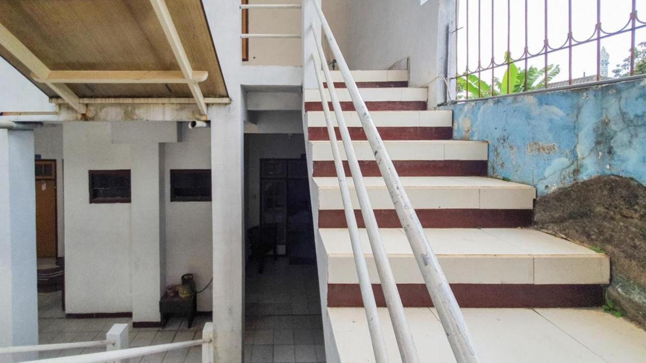 Reddoorz At Pujon Malang Hotel Batu  Ngoại thất bức ảnh