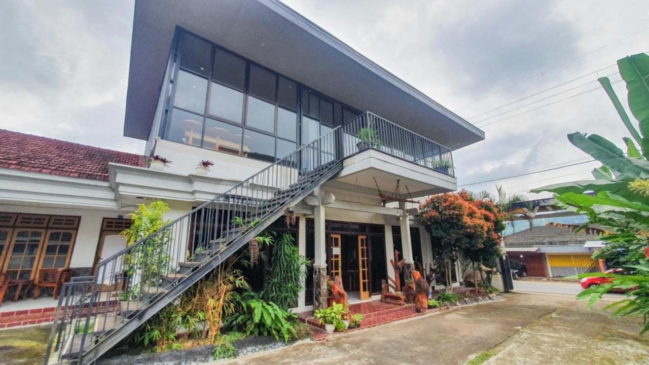 Reddoorz At Pujon Malang Hotel Batu  Ngoại thất bức ảnh